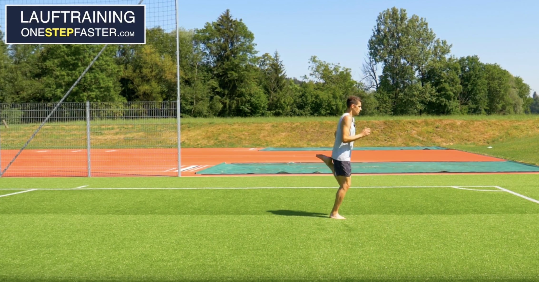 Lauf-ABC Übung Anfersen in Seitansicht