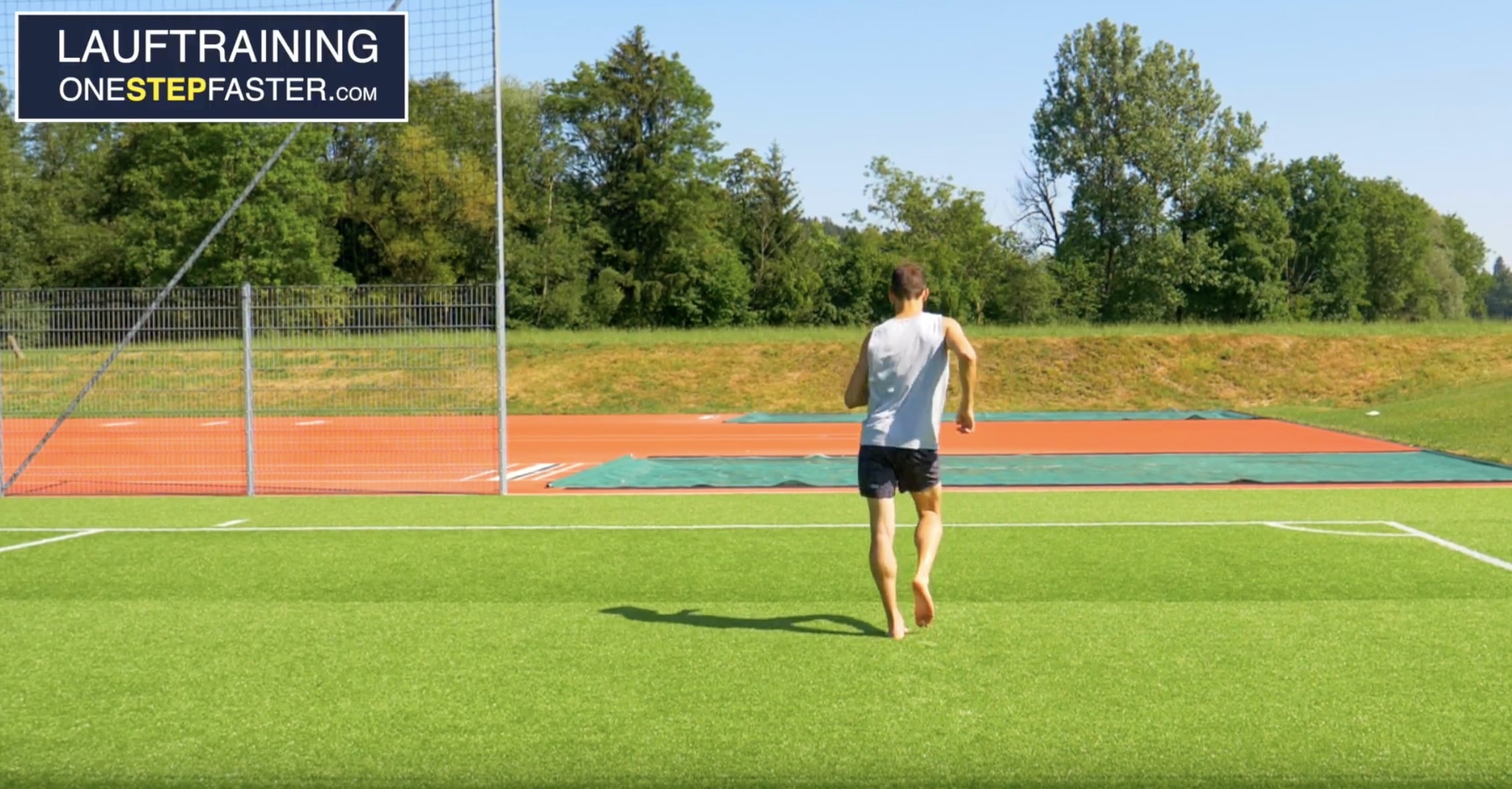 Lauf-ABC Übung Skippings ohne Körperspannung