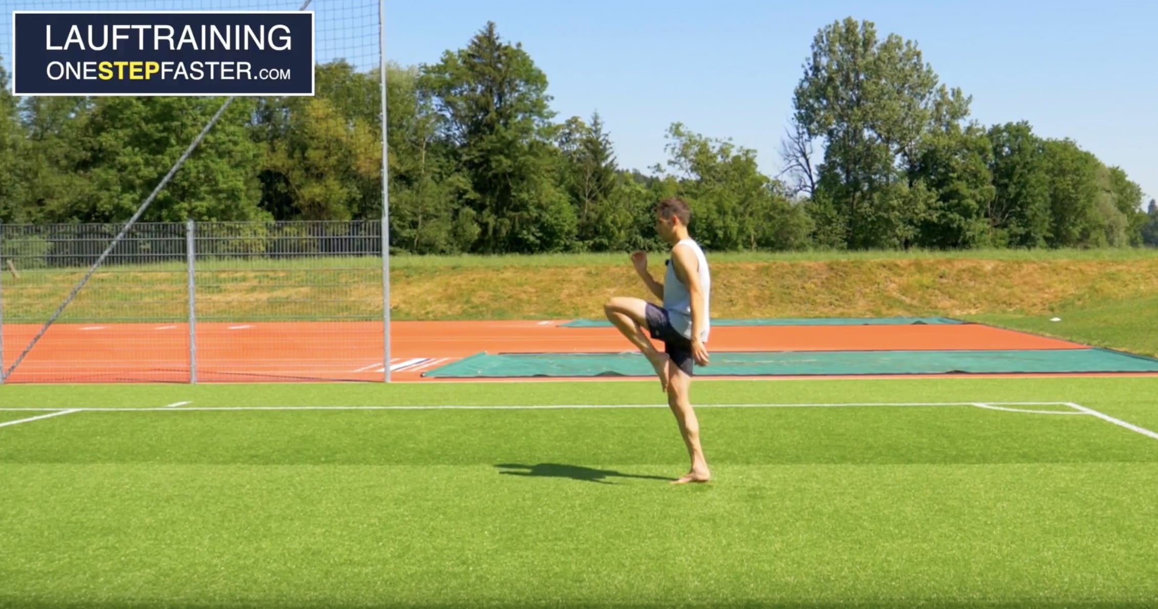 Lauf-ABC Anfersen Lauftechnikübung Buttkicks