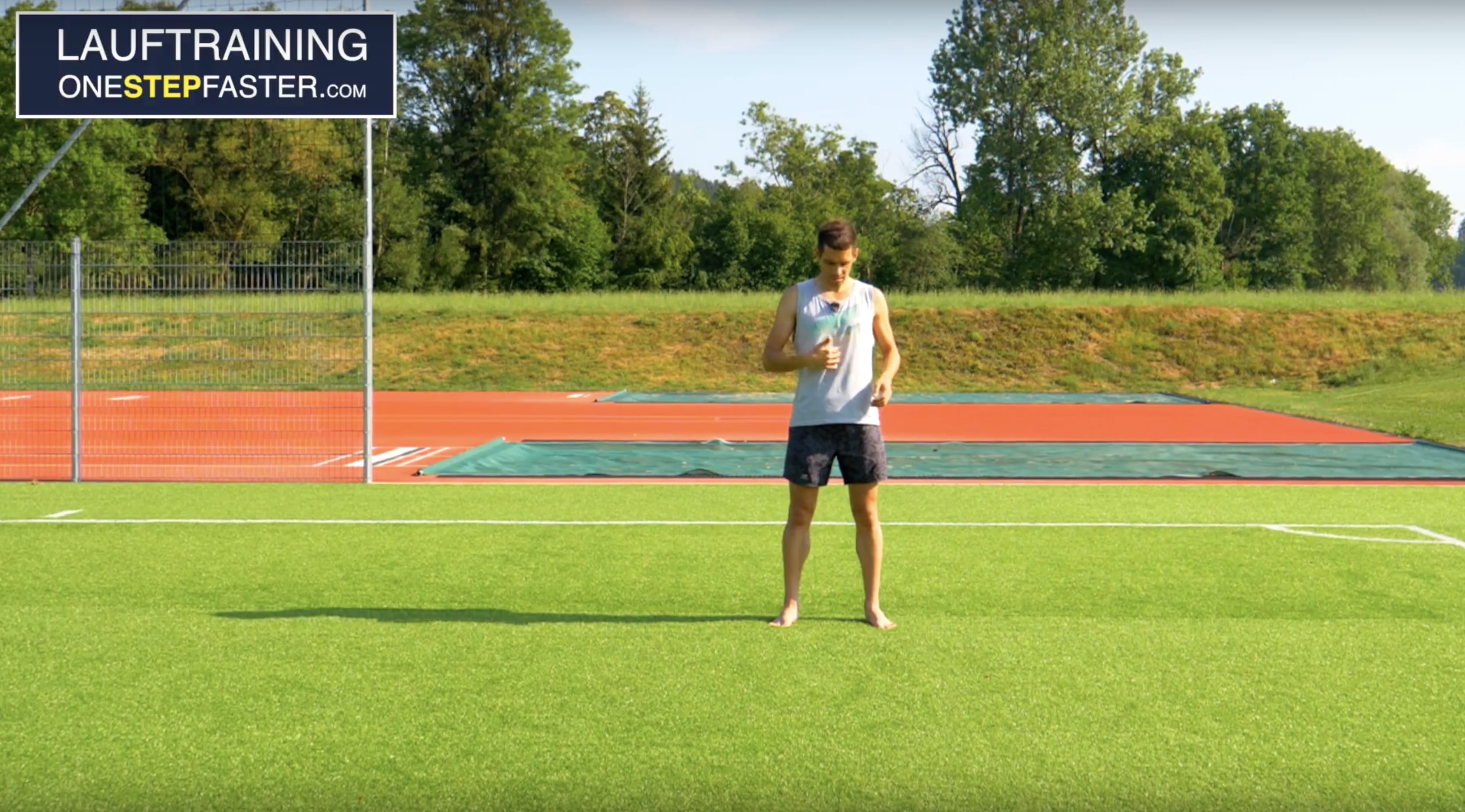 Lauf-ABC – Arme dürfen Mittellinie von Nase bis Bauchnabel nicht überschreiten