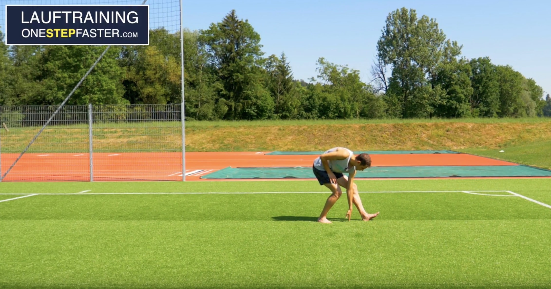 Lauftechnik: Landet der Fuß in Laufrichtung vor dem Knie, macht dich das langsam