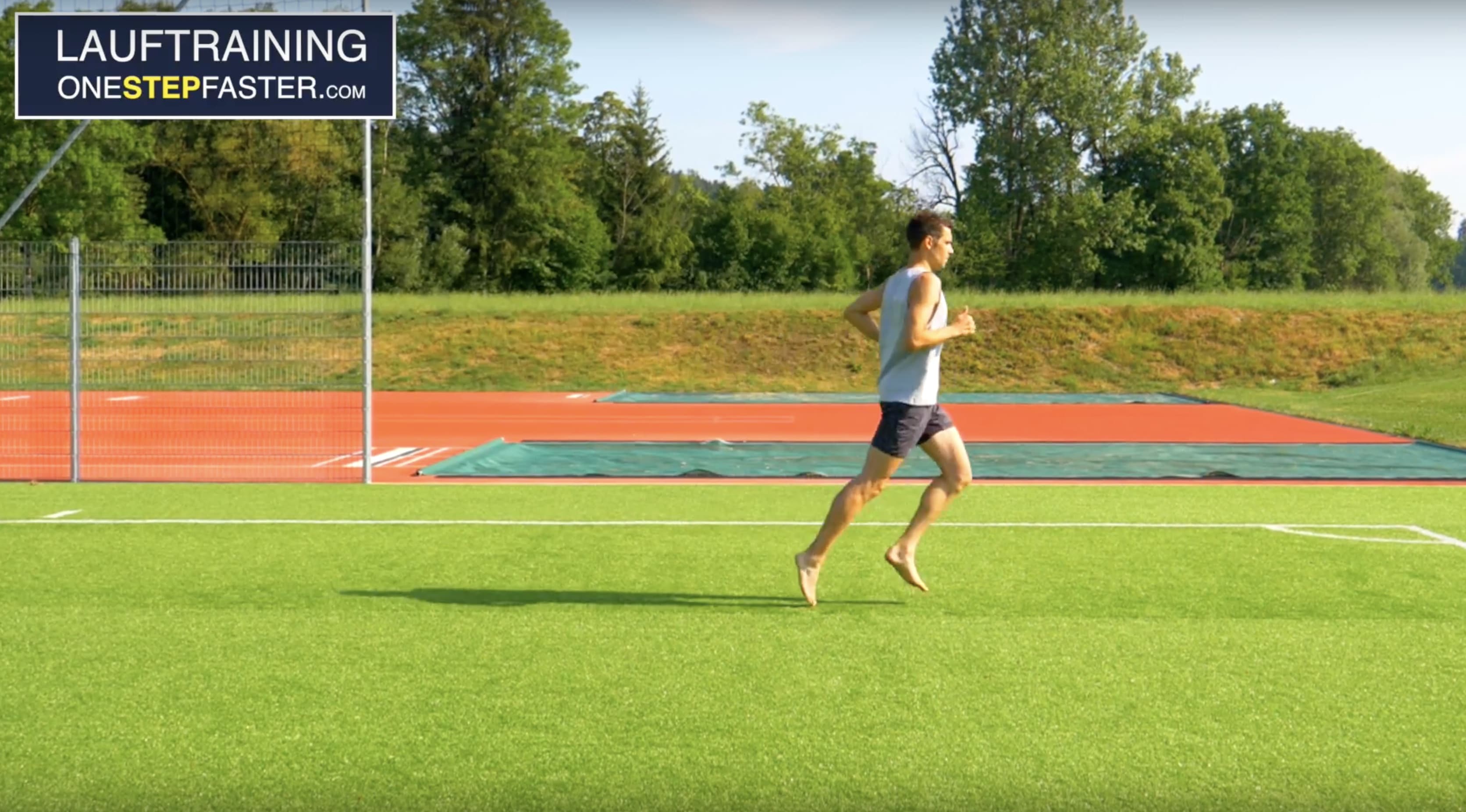 Perfekter Laufstil: Das Knie ist immer vor dem Fuß, womit ein zu langer Schritt verhindert wird